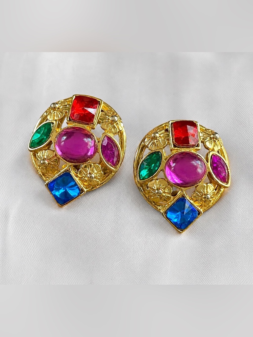 Vintage 1980s Gripoix Earrings Gold Jewel Tone Runway Mogul Cabochon Clip On